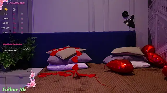 Liv Fay online show from 02-06-25, 01:32