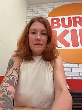 Snapshot of Liv_Fay chatting on 07-22-26, 04:21 Liv Fay online show from 07-22-26, 04:21