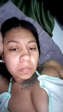 Snapshot of Tiphanydirty3 chatting on 12-17-25, 09:04 Tiphanydirty3 online show from 12-17-25, 09:04