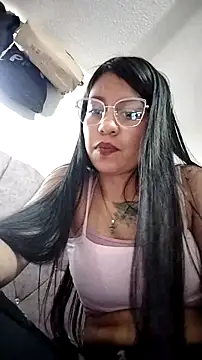 Snapshot of Tiphanydirty3 chatting on 12-17-25, 10:27 Tiphanydirty3 online show from 12-17-25, 10:27