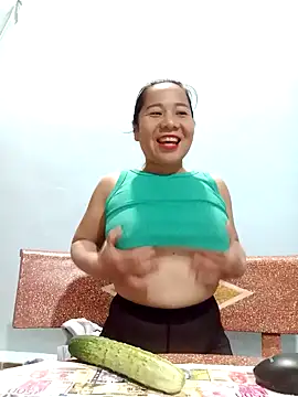 Snapshot of Queen_18200 chatting on 01-01-25, 01:47 Queen 18200 online show from 01-01-25, 01:47