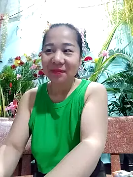 Snapshot of Queen_18200 chatting on 01-14-25, 01:15 Queen 18200 online show from 01-14-25, 01:15