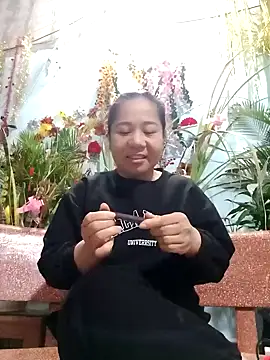 Snapshot of Queen_18200 chatting on 01-22-25, 07:35 Queen 18200 online show from 01-22-25, 07:35