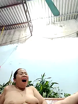 Snapshot of Queen_18200 chatting on 02-28-25, 01:37 Queen 18200 online show from 02-28-25, 01:37