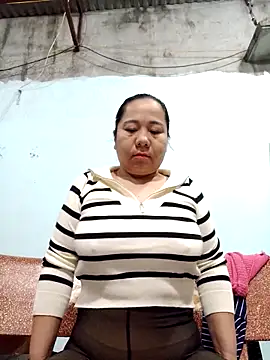 Snapshot of Queen_18200 chatting on 11-18-25, 10:47 Queen 18200 online show from 11-18-25, 10:47