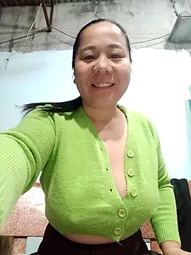 Snapshot of Queen_18200 chatting on 11-26-25, 10:22 Queen 18200 online show from 11-26-25, 10:22