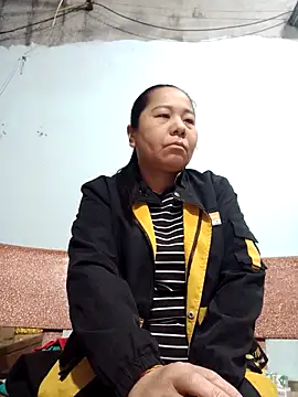 Snapshot of Queen_18200 chatting on 11-28-25, 10:12 Queen 18200 online show from 11-28-25, 10:12