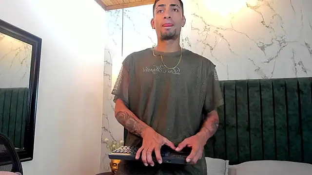 DrakeNeumann online show from 01-30-25, 07:26