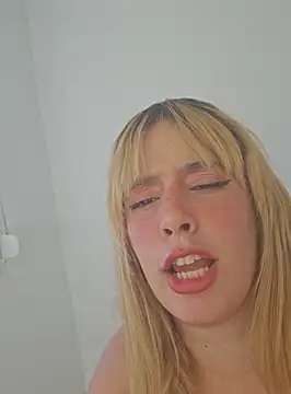 Snapshot of Massa8 chatting on 12-10-24, 01:11 Massa8 online show from 12-10-24, 01:11