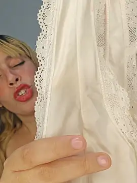 Snapshot of Massa8 chatting on 12-10-24, 04:27 Massa8 online show from 12-10-24, 04:27