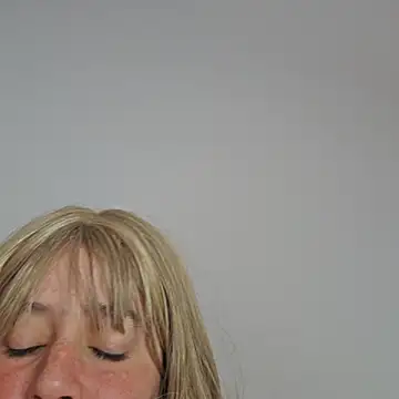 Snapshot of Massa8 chatting on 11-22-25, 04:11 Massa8 online show from 11-22-25, 04:11