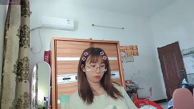 Lili 666 online show from 04-21-26, 02:37