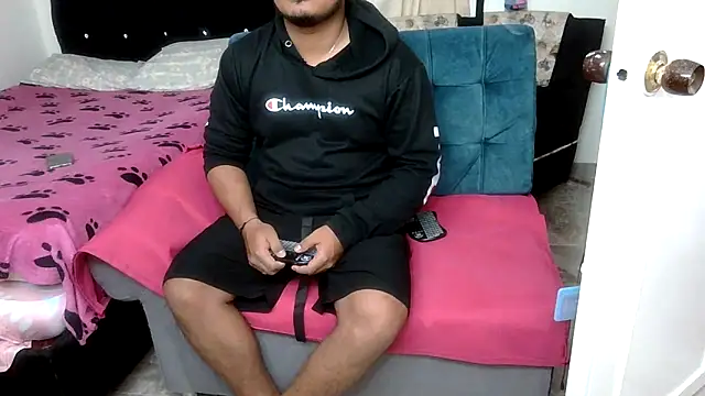 Snapshot of Boycuriousxxx chatting on 06-09-26, 10:27 Boycuriousxxx online show from 06-09-26, 10:27