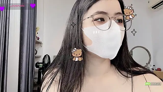 Snapshot of Na_baby chatting on 04-04-26, 01:19 Na baby online show from 04-04-26, 01:19