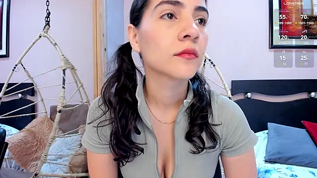 Snapshot of Miranda_doll_ chatting on 01-08-26, 12:18 Miranda doll online show from 01-08-26, 12:18