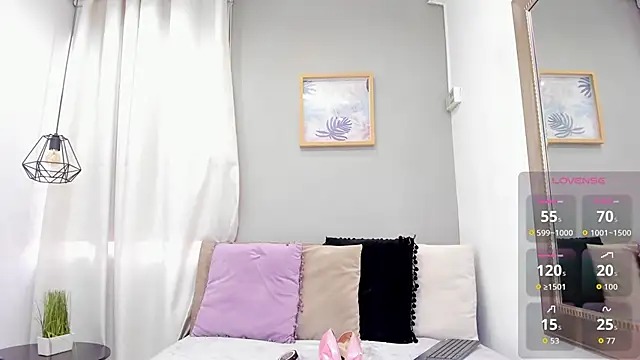 Snapshot of Miranda_doll_ chatting on 06-17-26, 12:07 Miranda doll online show from 06-17-26, 12:07