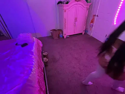 Snapshot of Onlypawzz chatting on 03-27-26, 02:17 Onlypawzz online show from 03-27-26, 02:17