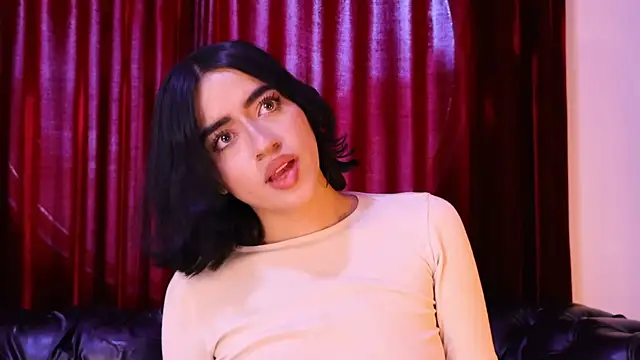 KasiaNoir  online show from 04-11-26, 01:37