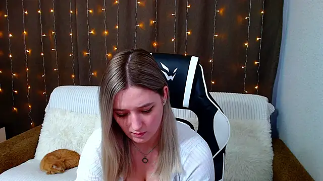 Snapshot of JessRosen chatting on 01-10-25, 08:18 JessRosen online show from 01-10-25, 08:18