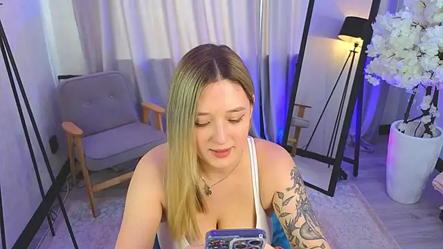 Snapshot of JessRosen chatting on 03-08-25, 08:00 JessRosen online show from 03-08-25, 08:00