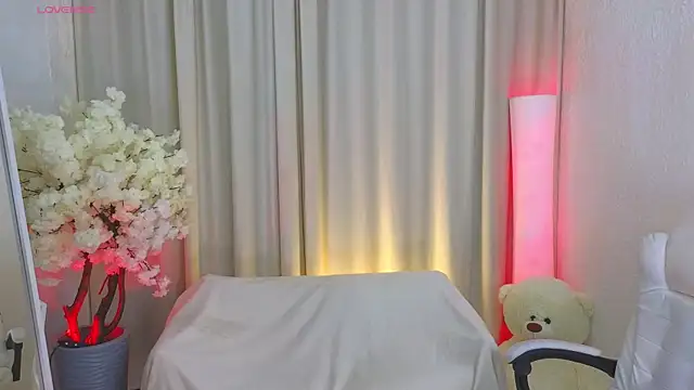 Snapshot of JessRosen chatting on 12-01-25, 03:33 JessRosen online show from 12-01-25, 03:33