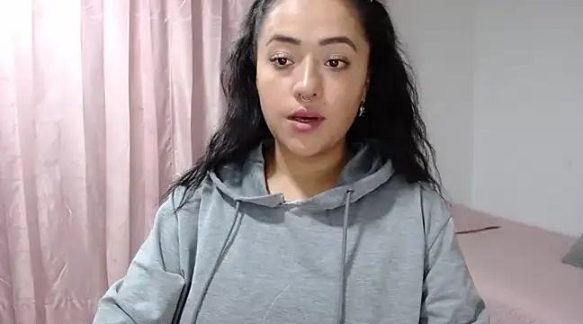 jjulietha95 online show from 02-14-25, 11:53