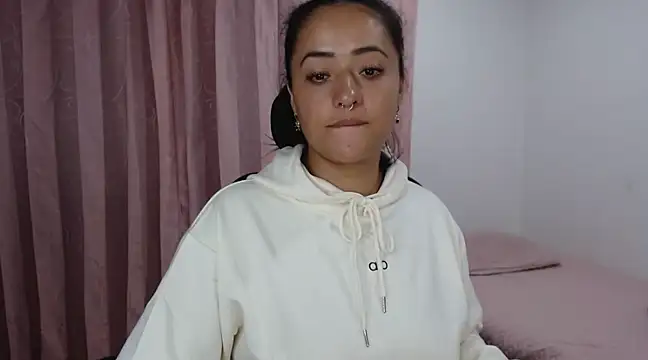 jjulietha95 online show from 02-20-25, 04:39