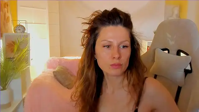 Snapshot of April_o_Nill chatting on 02-09-25, 12:30 April o Nill online show from 02-09-25, 12:30