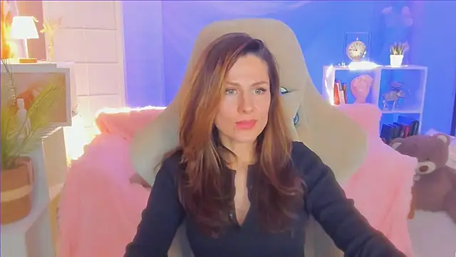 Snapshot of April_o_Nill chatting on 02-24-25, 01:53 April o Nill online show from 02-24-25, 01:53