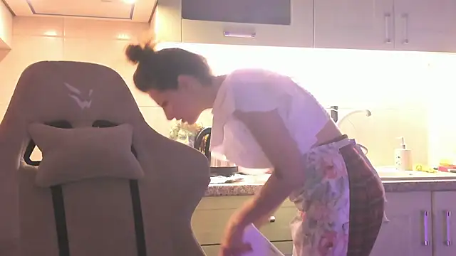 April o Nill online show from 12-20-25, 01:40