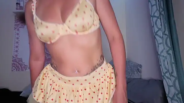 urdesire25 online show from 06-04-26, 05:02