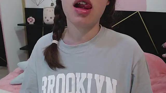 Snapshot of DanniAbbey chatting on 02-15-25, 02:33 DanniAbbey online show from 02-15-25, 02:33