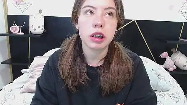 Snapshot of DanniAbbey chatting on 02-18-25, 02:27 DanniAbbey online show from 02-18-25, 02:27