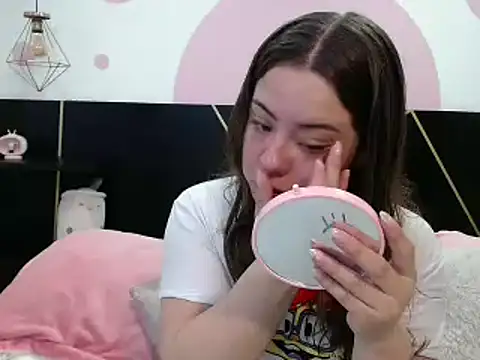 Snapshot of DanniAbbey chatting on 02-22-25, 11:24 DanniAbbey online show from 02-22-25, 11:24