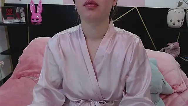 Snapshot of DanniAbbey chatting on 03-08-25, 11:37 DanniAbbey online show from 03-08-25, 11:37