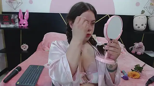 Snapshot of DanniAbbey chatting on 03-08-25, 05:54 DanniAbbey online show from 03-08-25, 05:54