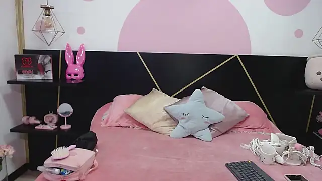 Snapshot of DanniAbbey chatting on 03-20-25, 11:27 DanniAbbey online show from 03-20-25, 11:27