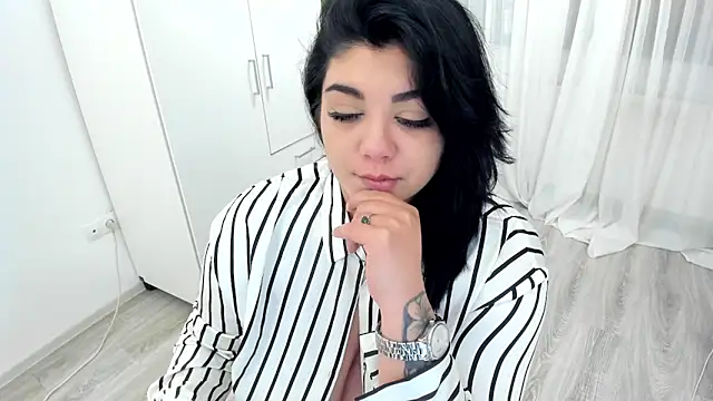 Snapshot of SpiceCarla chatting on 01-10-25, 12:59 SpiceCarla online show from 01-10-25, 12:59