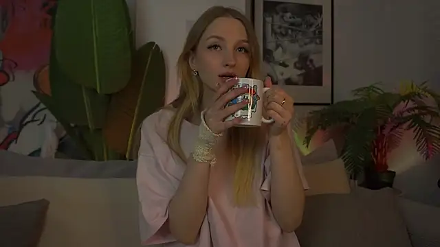 Snapshot of MickeyMyers chatting on 12-09-24, 11:36 MickeyMyers online show from 12-09-24, 11:36