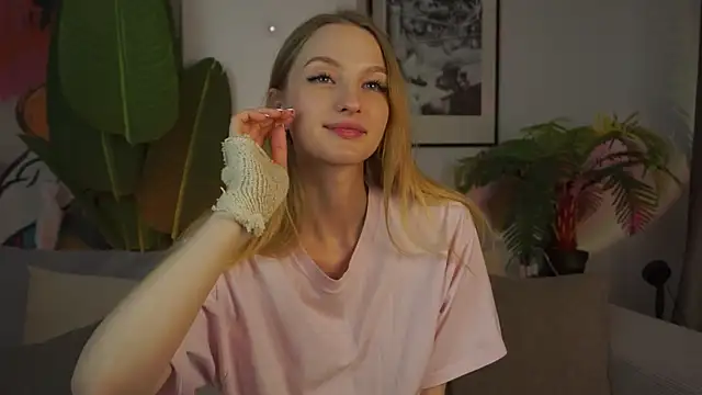 Snapshot of MickeyMyers chatting on 12-09-24, 02:39 MickeyMyers online show from 12-09-24, 02:39