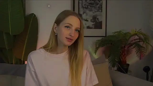 Snapshot of MickeyMyers chatting on 12-09-24, 05:41 MickeyMyers online show from 12-09-24, 05:41