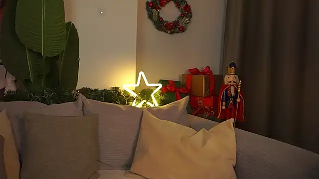 Snapshot of MickeyMyers chatting on 01-03-25, 02:19 MickeyMyers online show from 01-03-25, 02:19