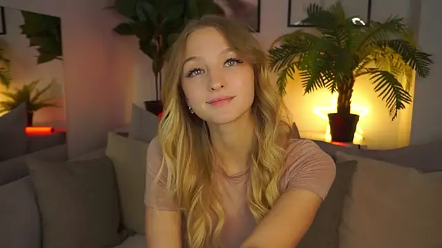 Snapshot of MickeyMyers chatting on 01-24-25, 08:43 MickeyMyers online show from 01-24-25, 08:43