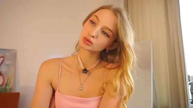 Snapshot of MickeyMyers chatting on 03-05-25, 11:49 MickeyMyers online show from 03-05-25, 11:49