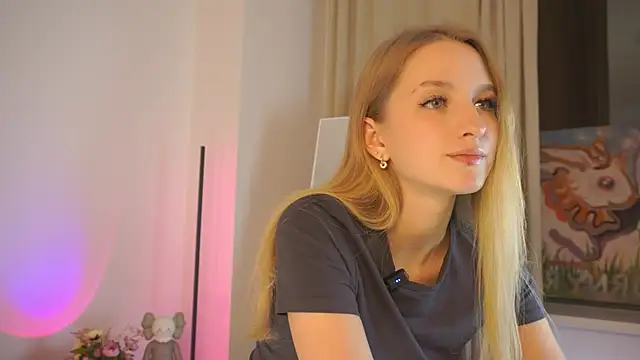 Snapshot of MickeyMyers chatting on 03-16-25, 03:28 MickeyMyers online show from 03-16-25, 03:28