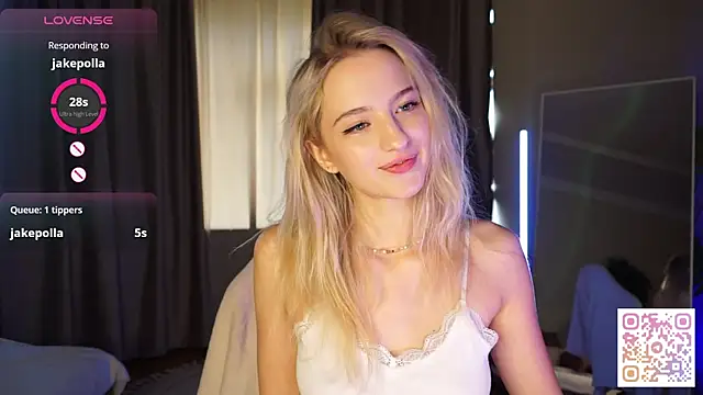 Snapshot of MickeyMyers chatting on 09-24-25, 12:30 MickeyMyers online show from 09-24-25, 12:30