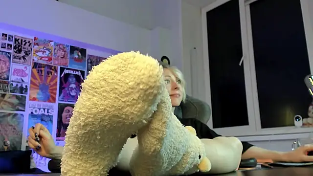 LylithSkye online show from 01-15-25, 01:41