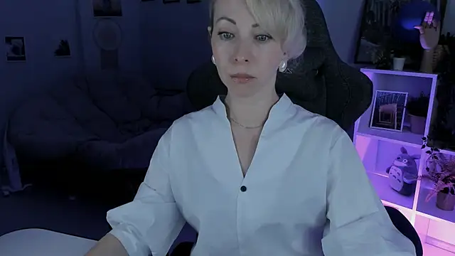 LylithSkye online show from 02-05-25, 10:51