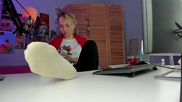 LylithSkye online show from 03-06-25, 02:40