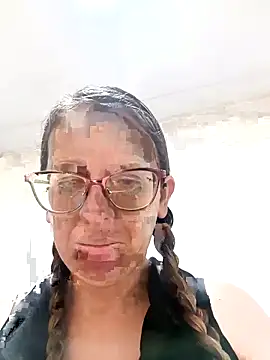 Snapshot of miss_hanna07 chatting on 04-19-26, 03:33 miss hanna07 online show from 04-19-26, 03:33